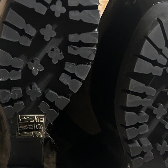 Burberry Platform Heels - Picture 10 of 12